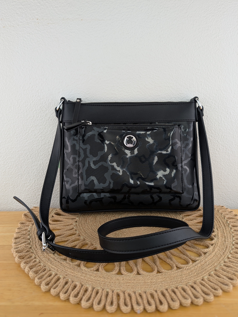 Tous Kaos Shiny Black Leather Crossbody Bag Silver Hardware Abstract Motif NWT